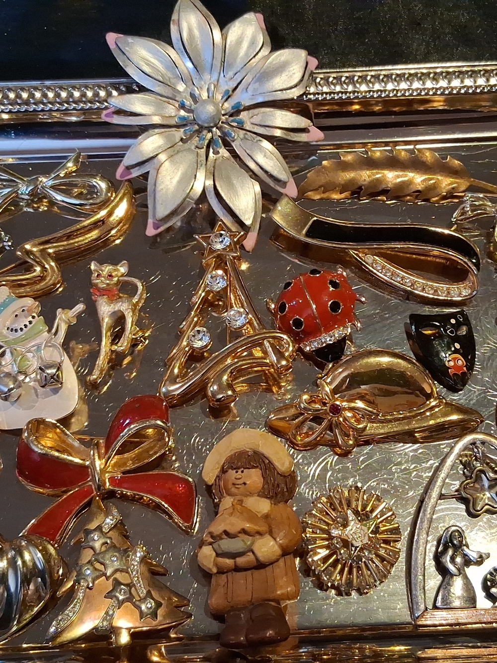 Vintage Brooch Pin Lot 25pc Gold Tone Holiday Napier - Picture 2 of 4